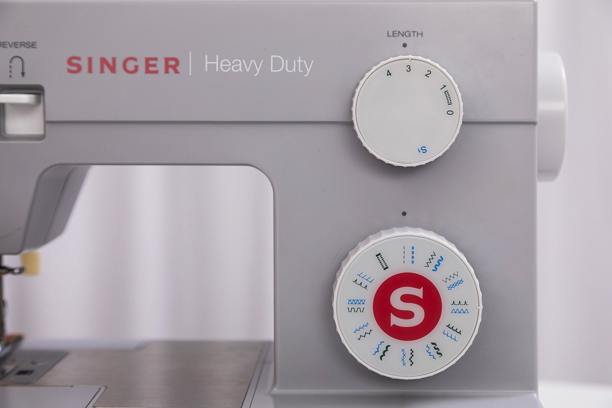 SINGER Heavy Duty 4423 Sewing Machine - Image 5