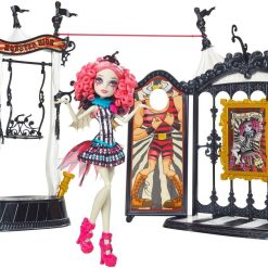 Monster High Freak du Chic Funhouse and Rochelle Goyle Doll Playset