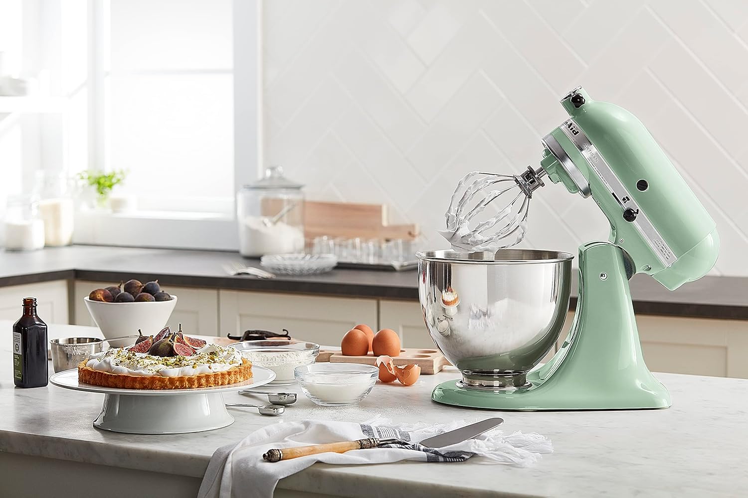 KitchenAid Artisan Series 5 Quart Tilt Head Stand Mixer with Pouring Shield KSM150PS, Cast Iron - Image 114