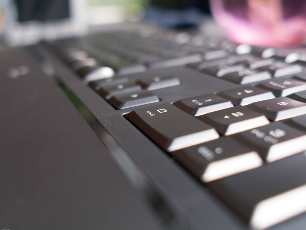 Logitech Illuminated Ultrathin Keyboard K740 with Laser-Etched - Image 6